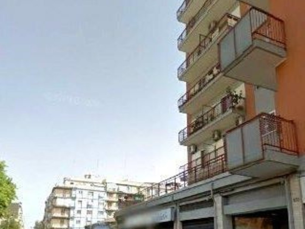 Locale Commerciale in affitto a Bari via napoli 266