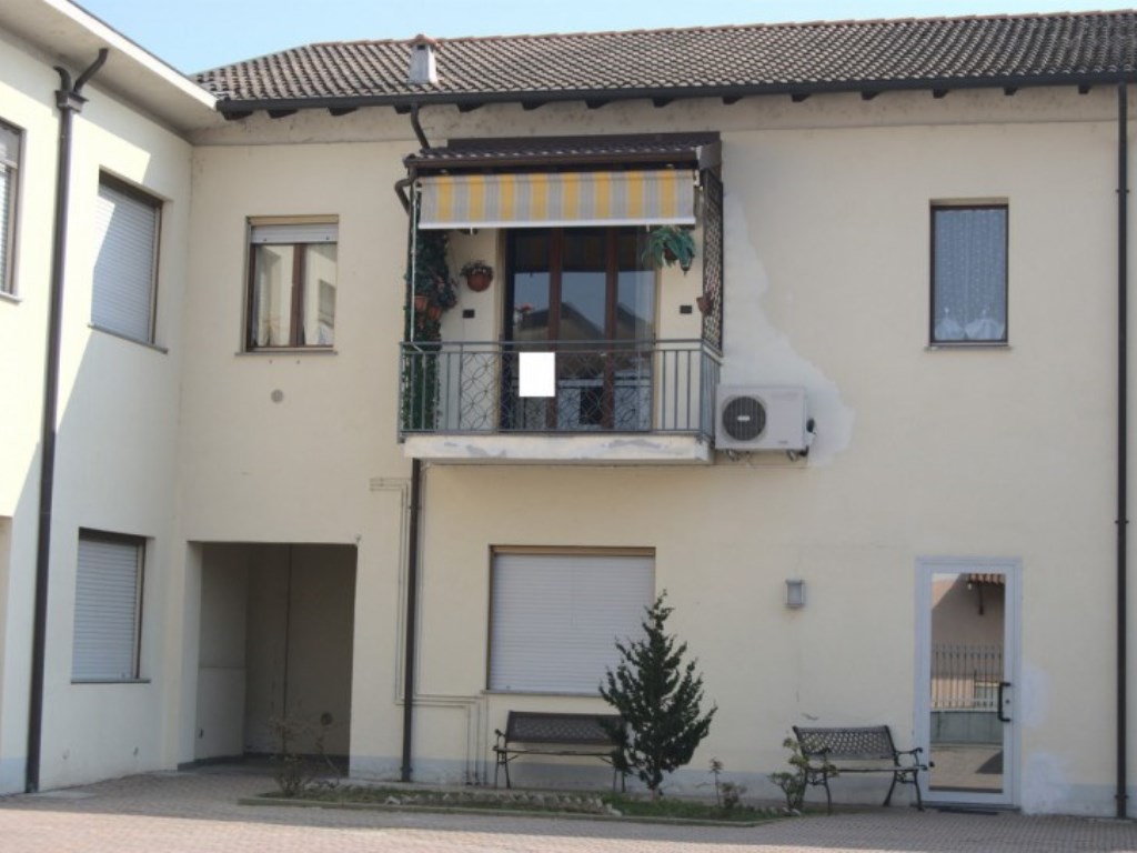 Appartamento in vendita a Sannazzaro de' Burgondi via Pastorini 13