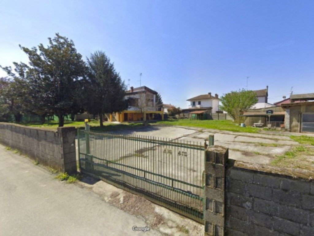 Casa Indipendente in vendita a Sannazzaro de' Burgondi frazione Savasini n° 49