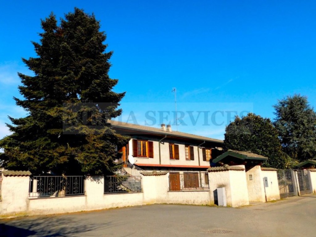 Villa in vendita a Sannazzaro de' Burgondi via Alessandro Volta n° 22