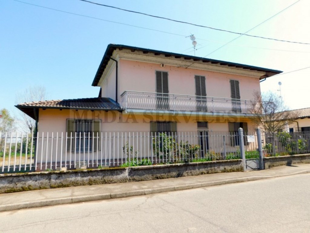 Casa Indipendente in vendita a Gropello Cairoli via Vittorio Veneto n° 6