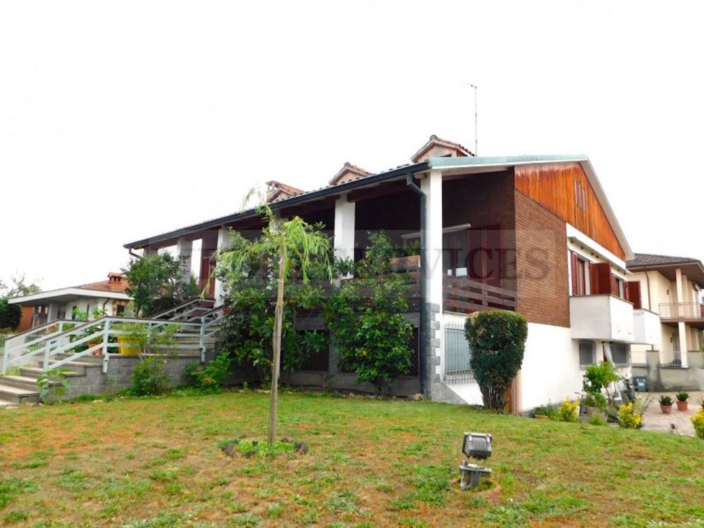 Villa in vendita a Sannazzaro de' Burgondi via Vicinale Pavese n° 45