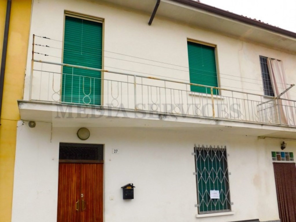 Casa a Schiera in vendita a Sannazzaro de' Burgondi vicolo dell'Isola n° 27