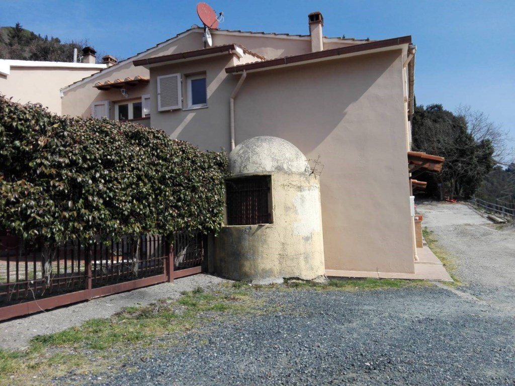 Casa Semindipendente in vendita a Riparbella località Fontecapponi, 69