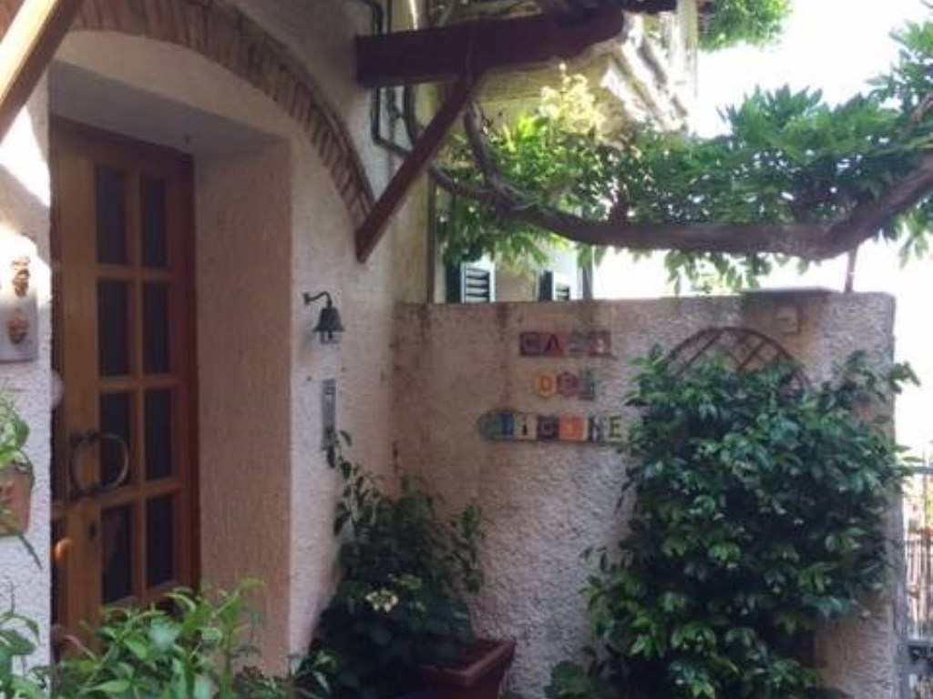 Casa Indipendente in vendita a Casciana Terme Lari via Magenta 6