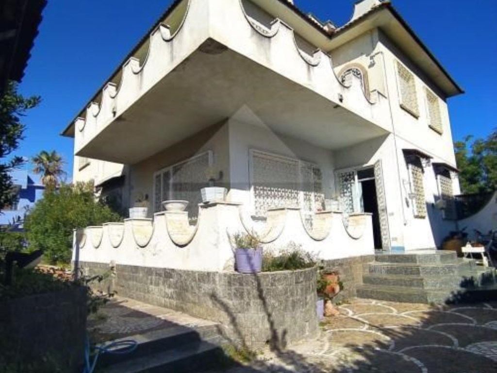 Villa in vendita a Minturno via cristoforo colombo,
