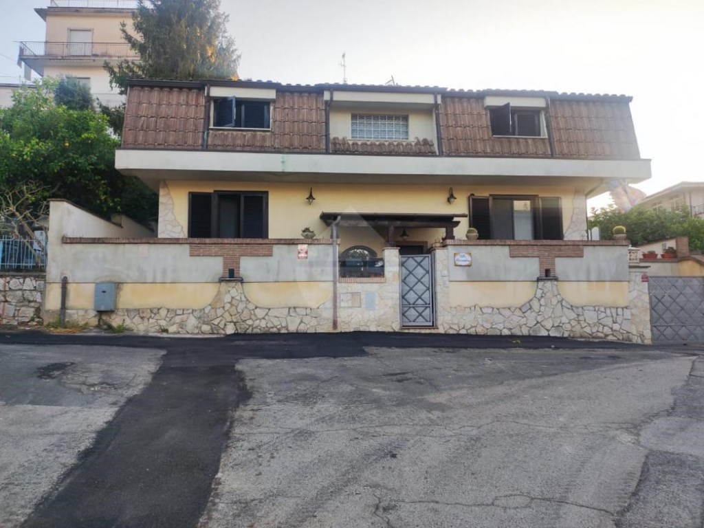Villa in vendita a Minturno via monte ducale,