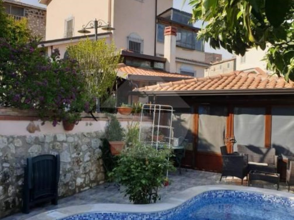 Villa in vendita a Santi Cosma e Damiano via giuseppe garibaldi,