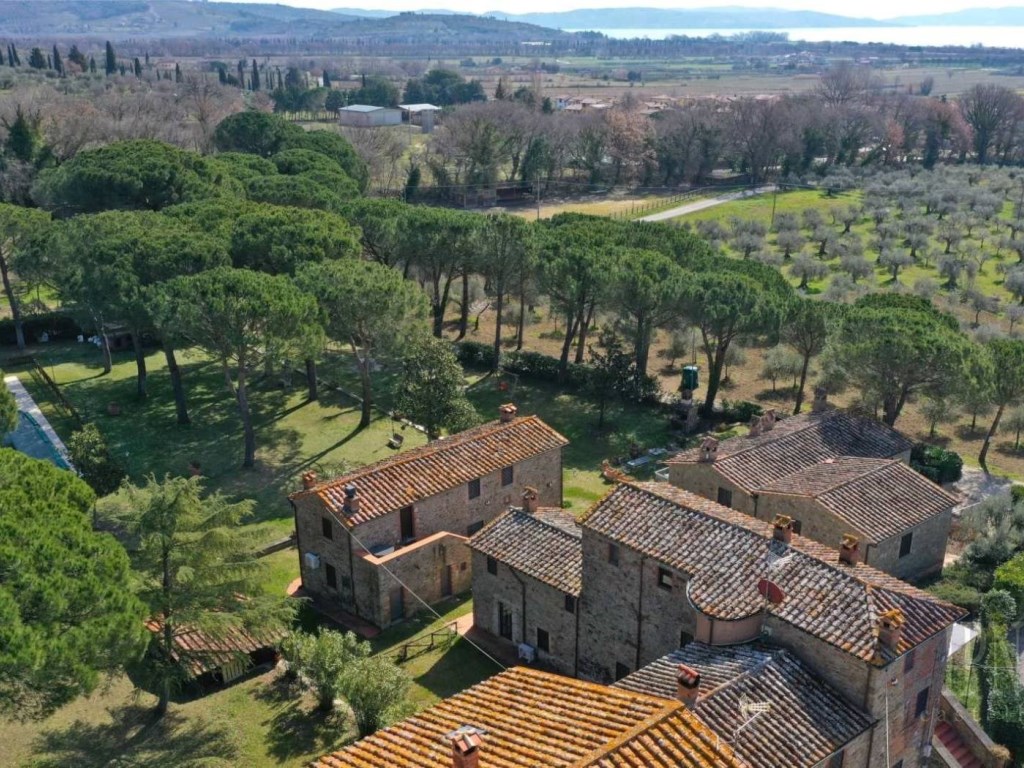 Villa Bifamiliare in vendita a Tuoro sul Trasimeno via Fonte Sant'Angelo