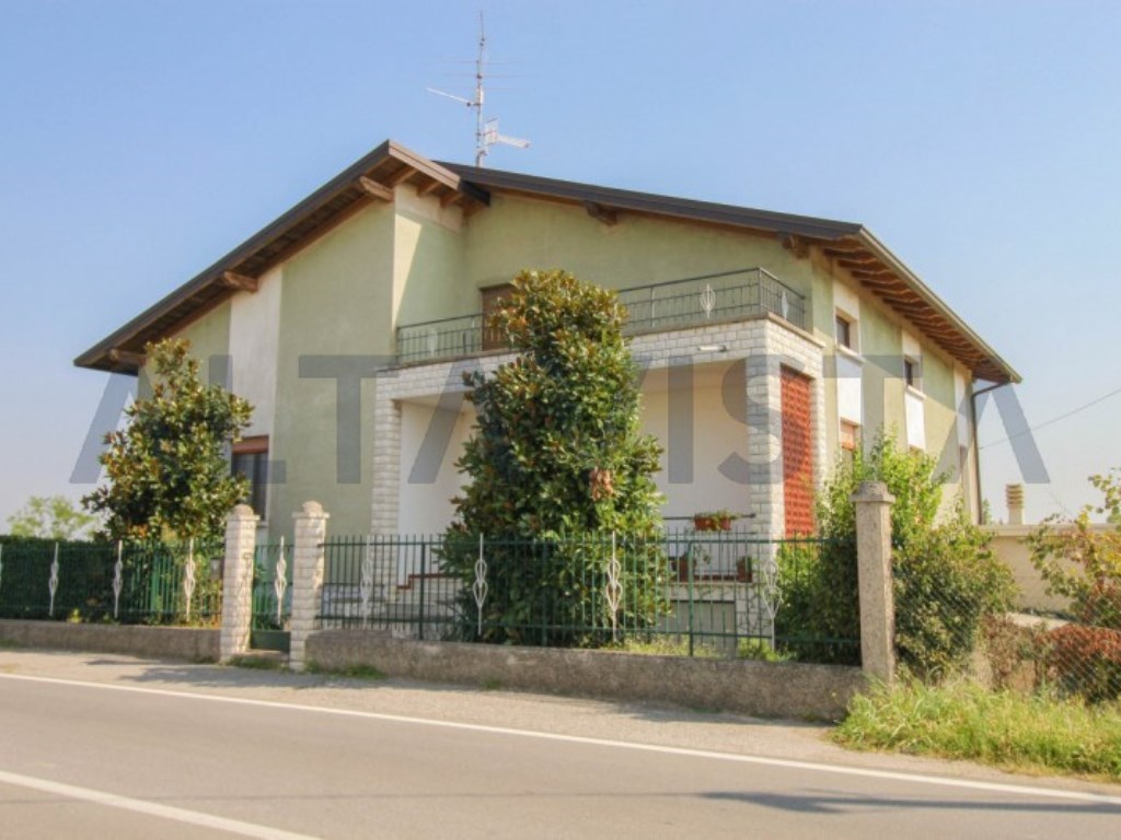 Villa in vendita a Bedizzole via Gavardina