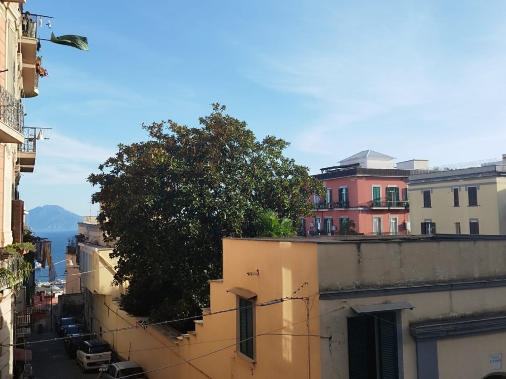 Appartamento in vendita a Napoli napoli