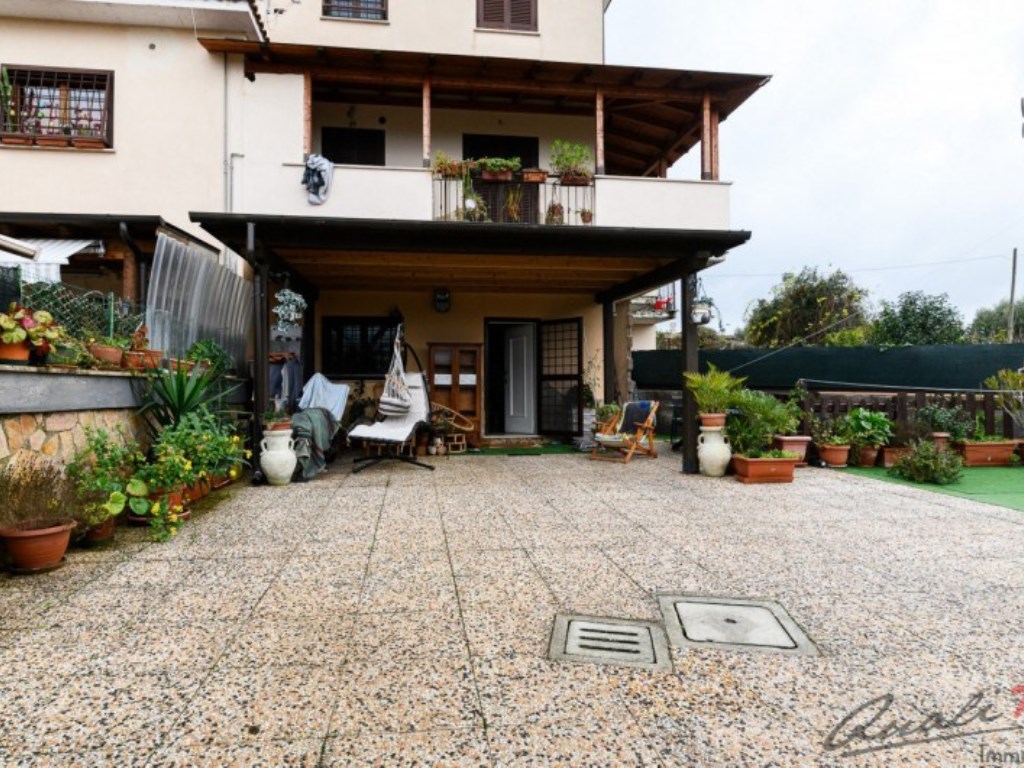 Appartamento in vendita a Mentana via Fonte Lettiga