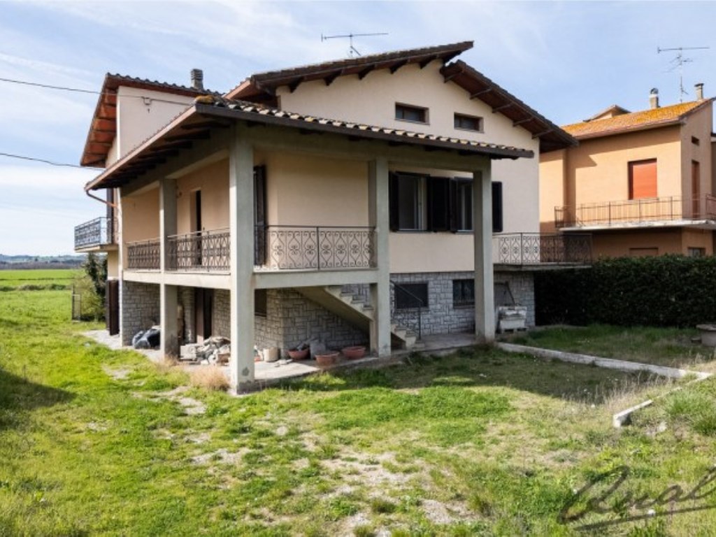 Villa in vendita a Castiglione del Lago via Santa Maria 60