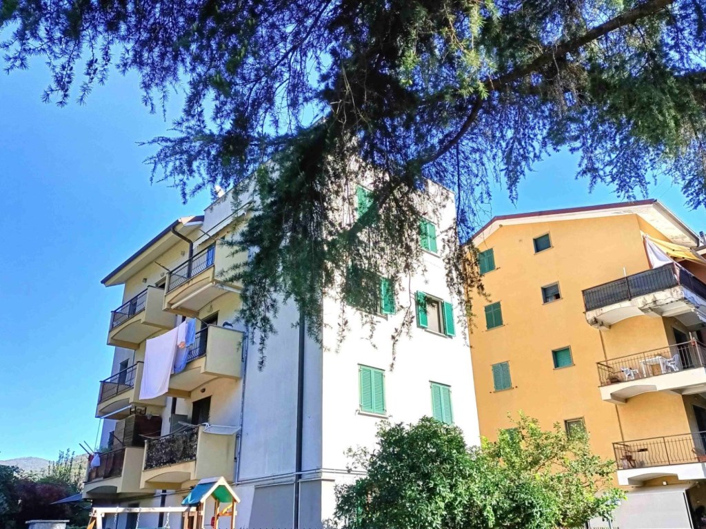 Appartamento in vendita ad Albisola Superiore via Manzoni