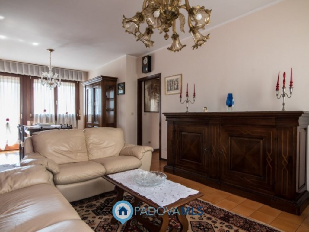 Appartamento in vendita ad Abano Terme via Armando Diaz