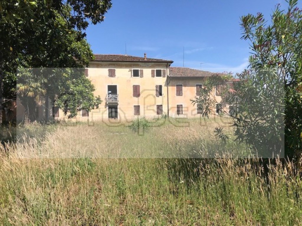 Villa in vendita a Zoppola via Montello