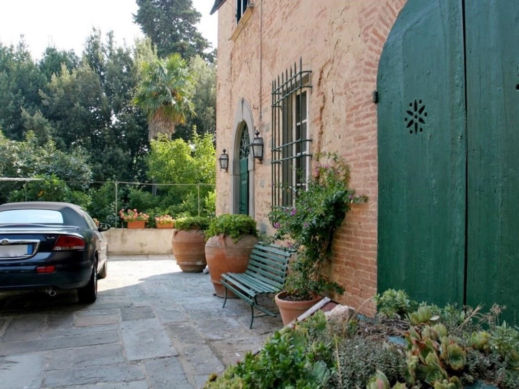 Palazzo in vendita a Casciana Terme Lari via dei Castagni, 22