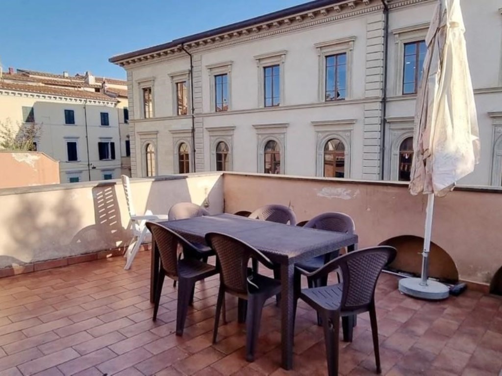 Appartamento in vendita a Pisa p.Za Dante Alighieri, 56126