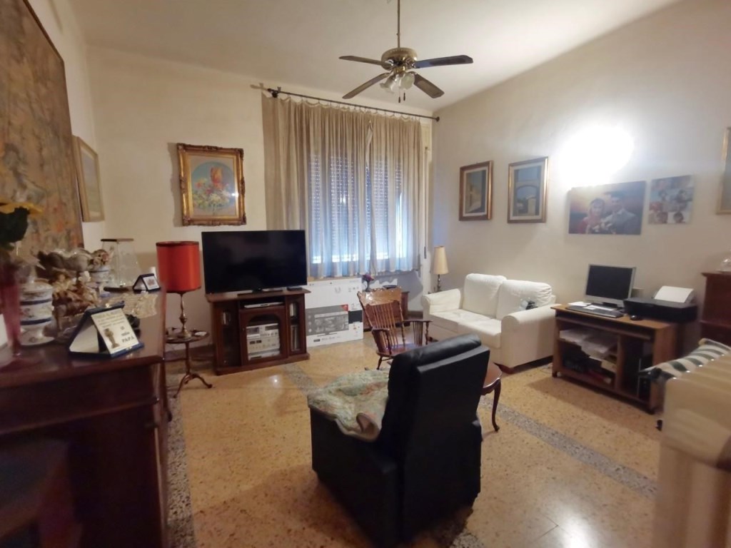 Appartamento in vendita a Pisa via Francesco Crispi, 56125