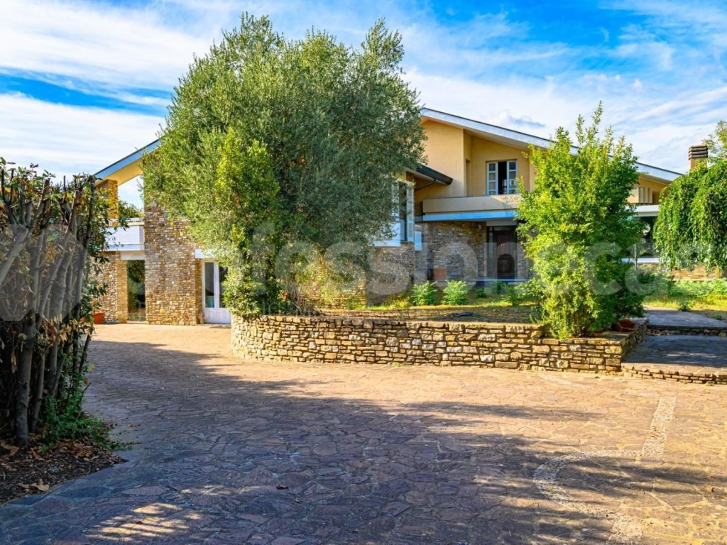 Villa in vendita a Casciana Terme Lari via dei Mille,