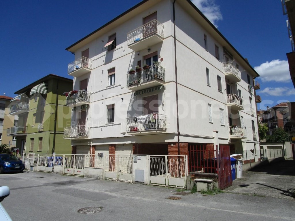Garage in affitto a Pisa via Istria, 56123