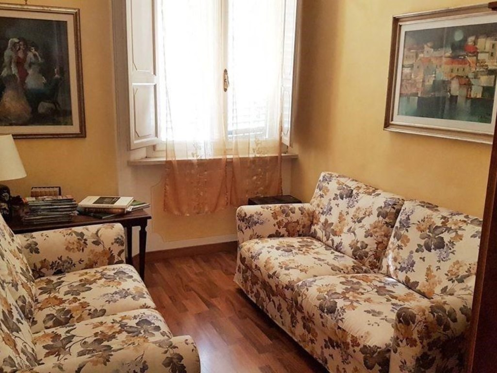 Appartamento in vendita a Colle di Val d'Elsa piazza Arnolfo di Cambio