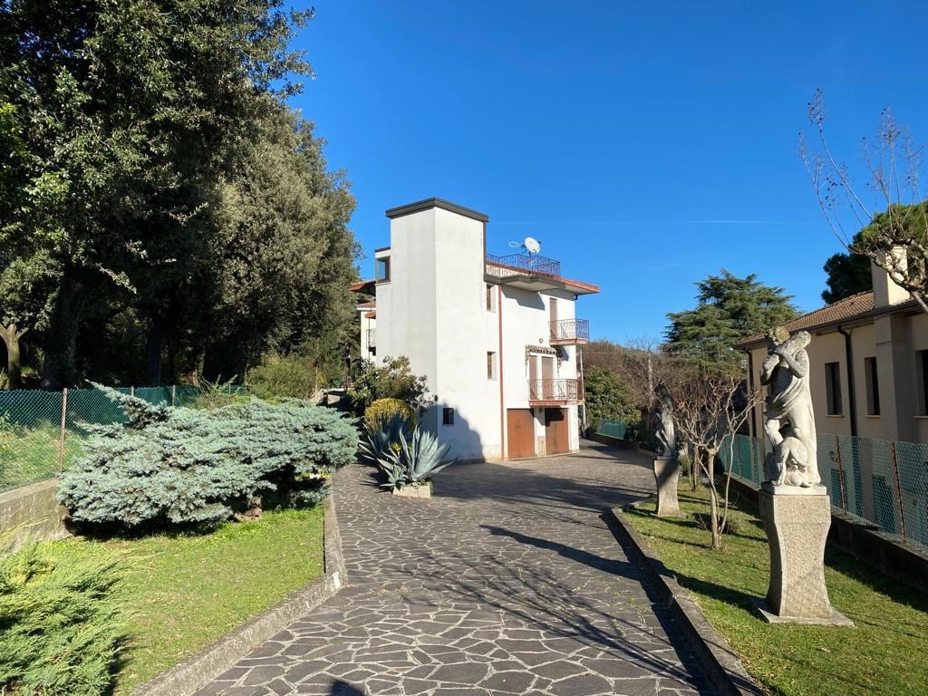 Villa Bifamiliare in vendita a Este este Vittorio Veneto,46