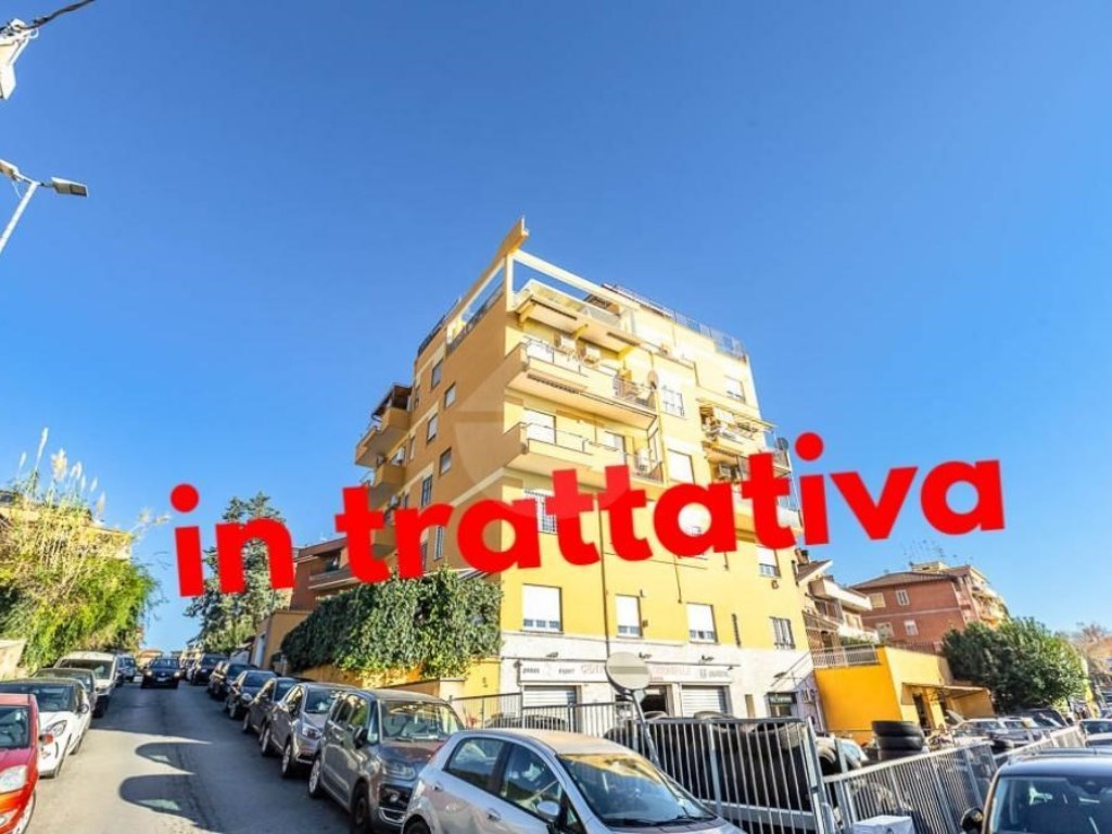 Appartamento in vendita a Roma via del colle di sant'agata,