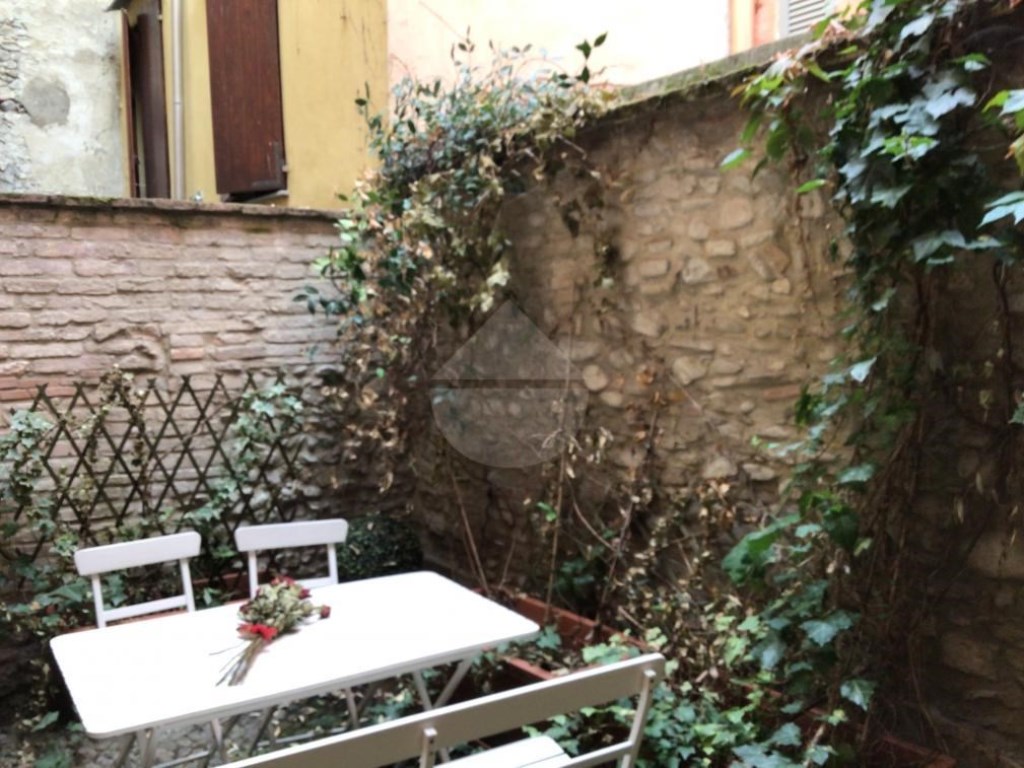 Appartamento in affitto a Parma borgo Santa Cecilia,