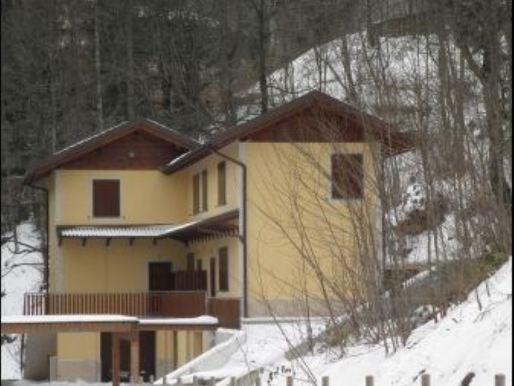 Villa a Schiera in affitto a Fiumalbo dogana nuova,