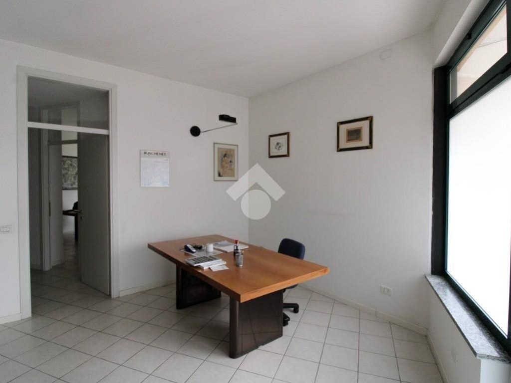 Ufficio in vendita a Bergamo via XXIV Maggio, 36
