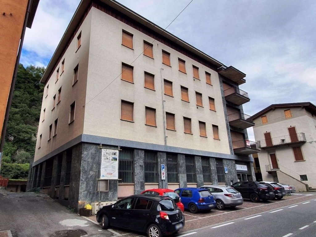 Palazzo in vendita a Breno breno Mazzini,56