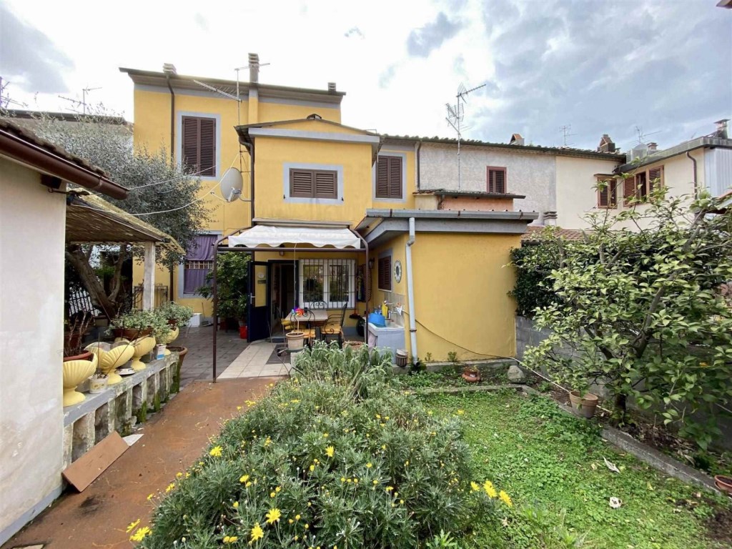 Villa a Schiera in vendita a Viareggio