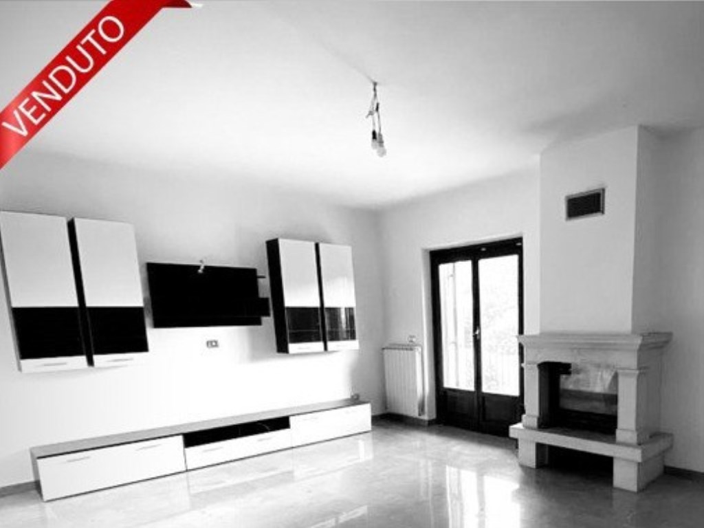 Villa Bifamiliare in vendita a Opi opi Sr 83,1