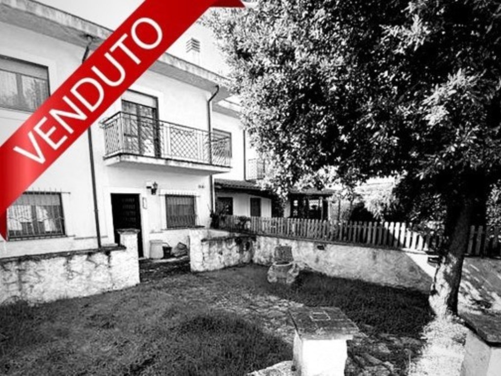 Villa a Schiera in vendita ad Avezzano avezzano d'Angelo,10