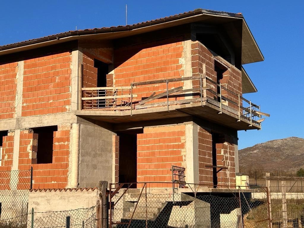 Villa Bifamiliare in vendita ad Avezzano avezzano Cecconi,1