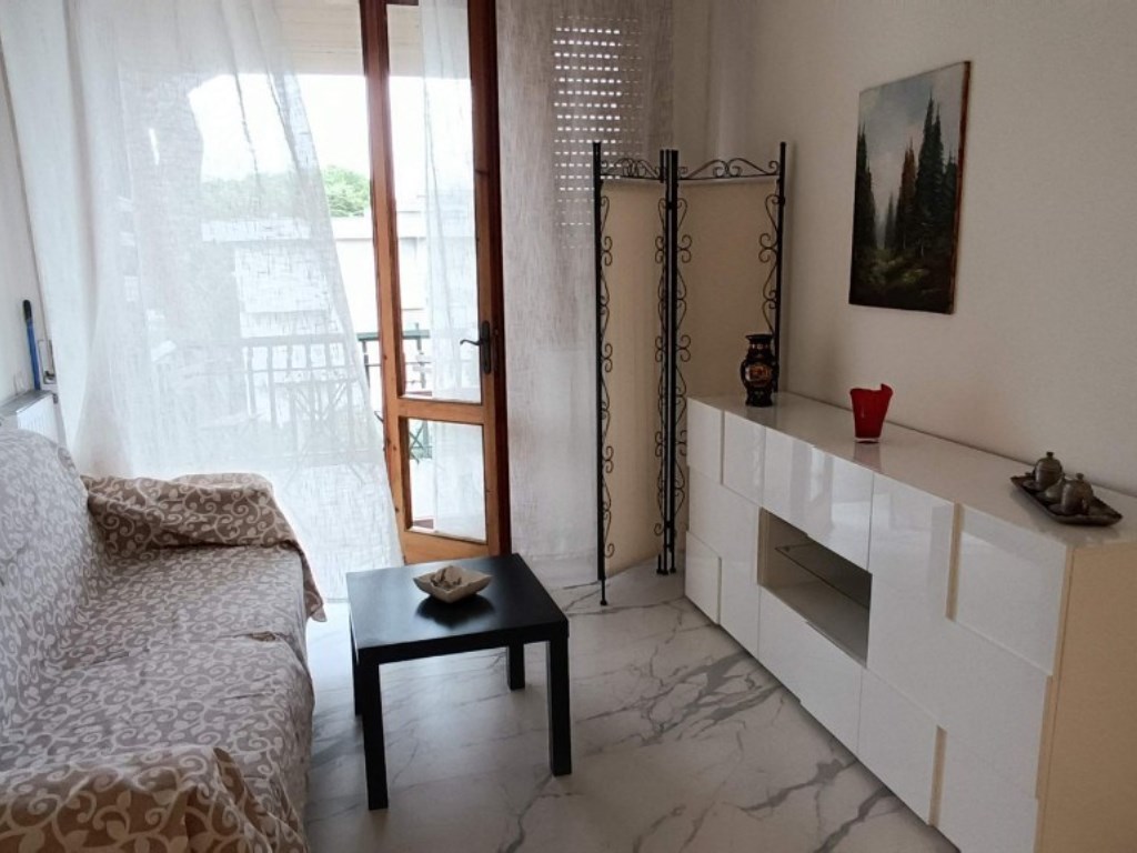 Appartamento in affitto a Viareggio via Maroncelli, 460