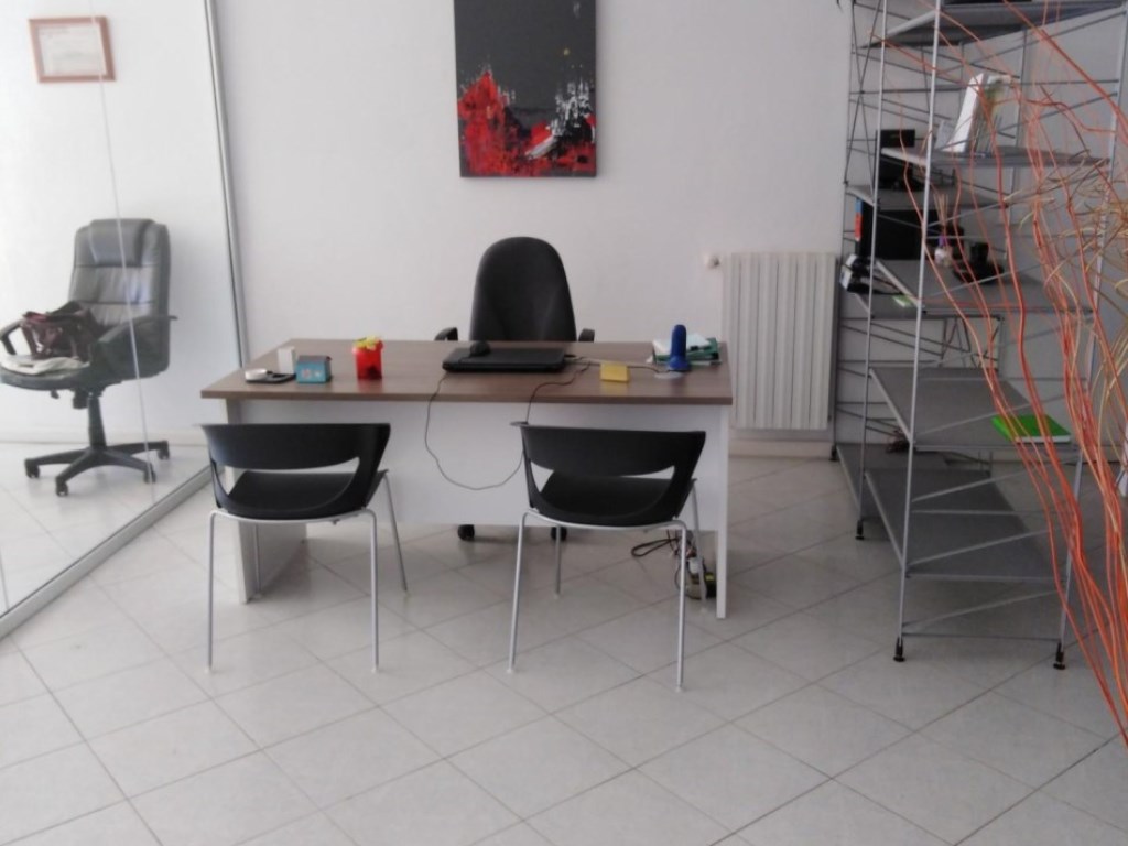 Ufficio in affitto a Livorno piazza Attias, 57125