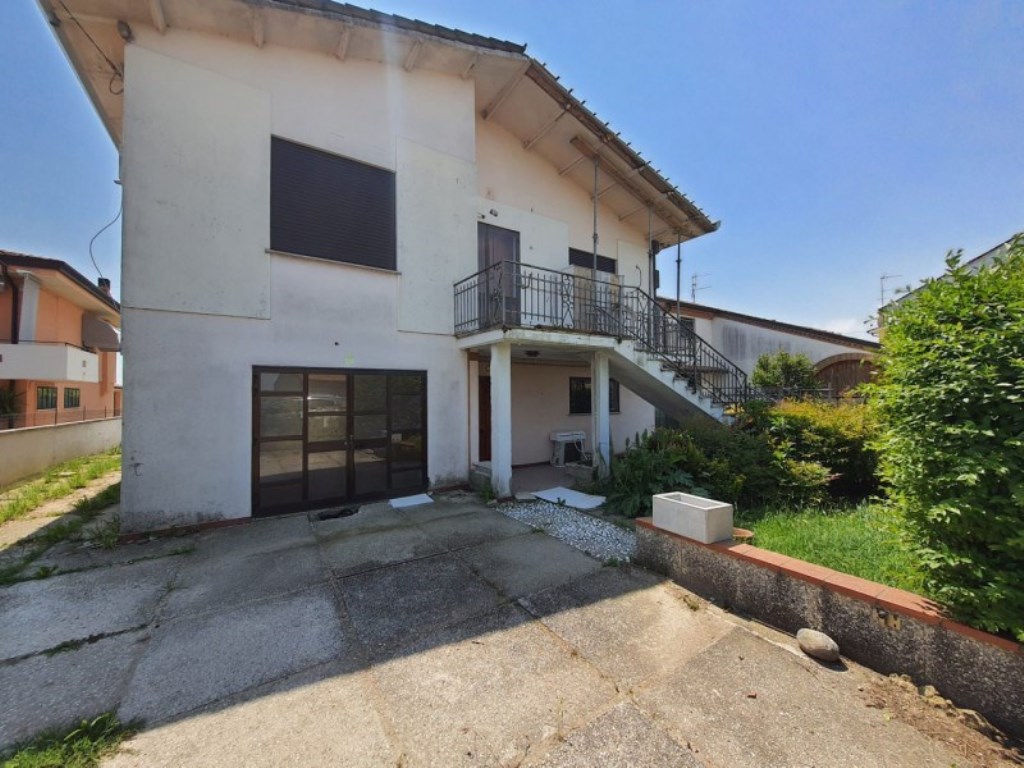 Casa Indipendente in vendita a Rovigo via Passetto