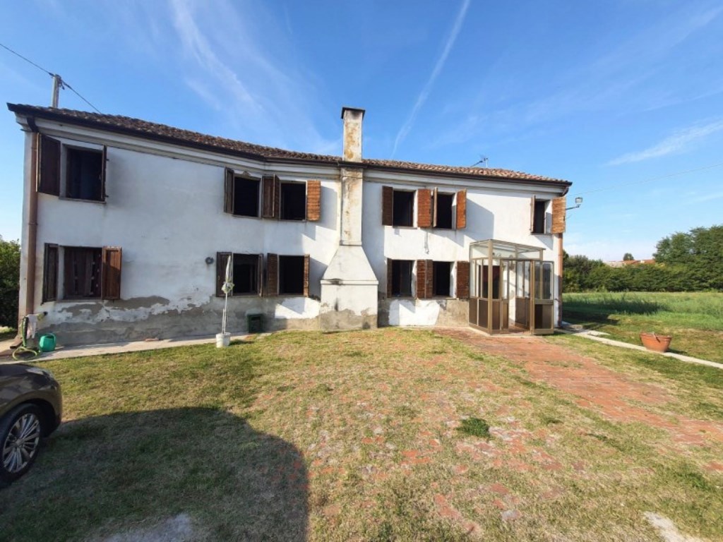 Casa Indipendente in vendita ad Arquà Polesine via Sbarrette Canale
