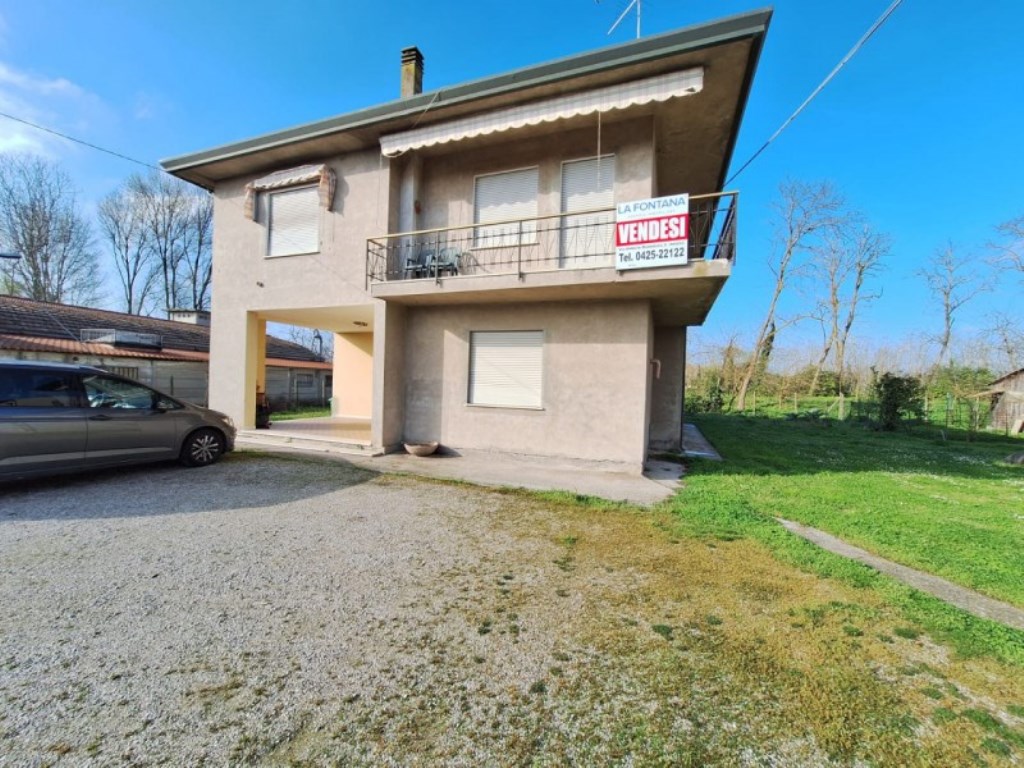 Casa Indipendente in vendita a Rovigo via Baracca