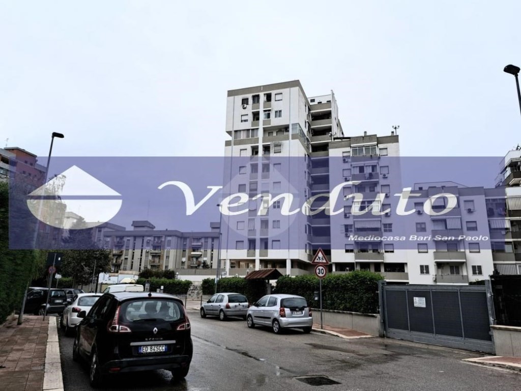 Appartamento in vendita a Bari via Molise,