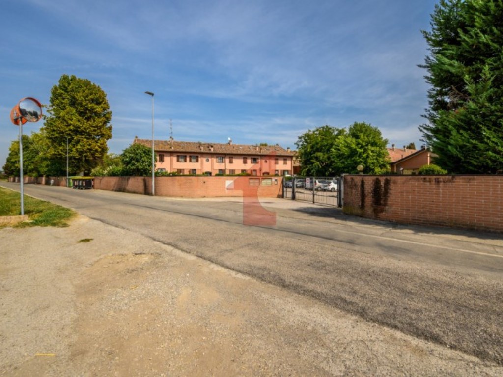 Casa a Schiera in vendita a Parma via viazza di Martorano
