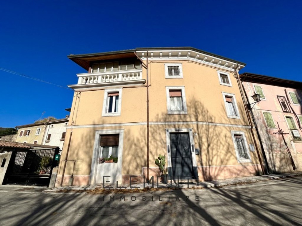 Casa a Schiera in vendita a Tregnago via Chiesa