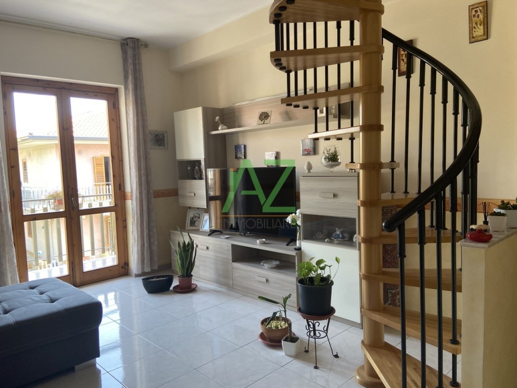 Appartamento in vendita ad Aci Catena via Salvo d'Acquisto, 23