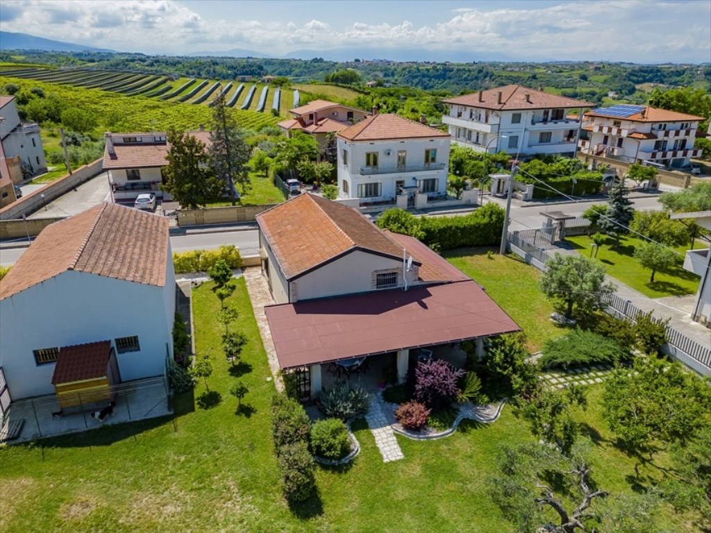 Villino in vendita a Canosa Sannita via San Moro, 75
