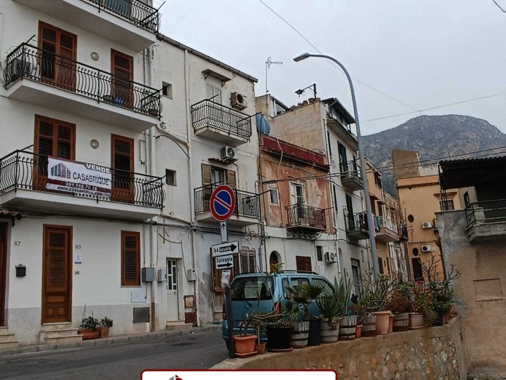 Appartamento in vendita a Santa Flavia sant'Elia