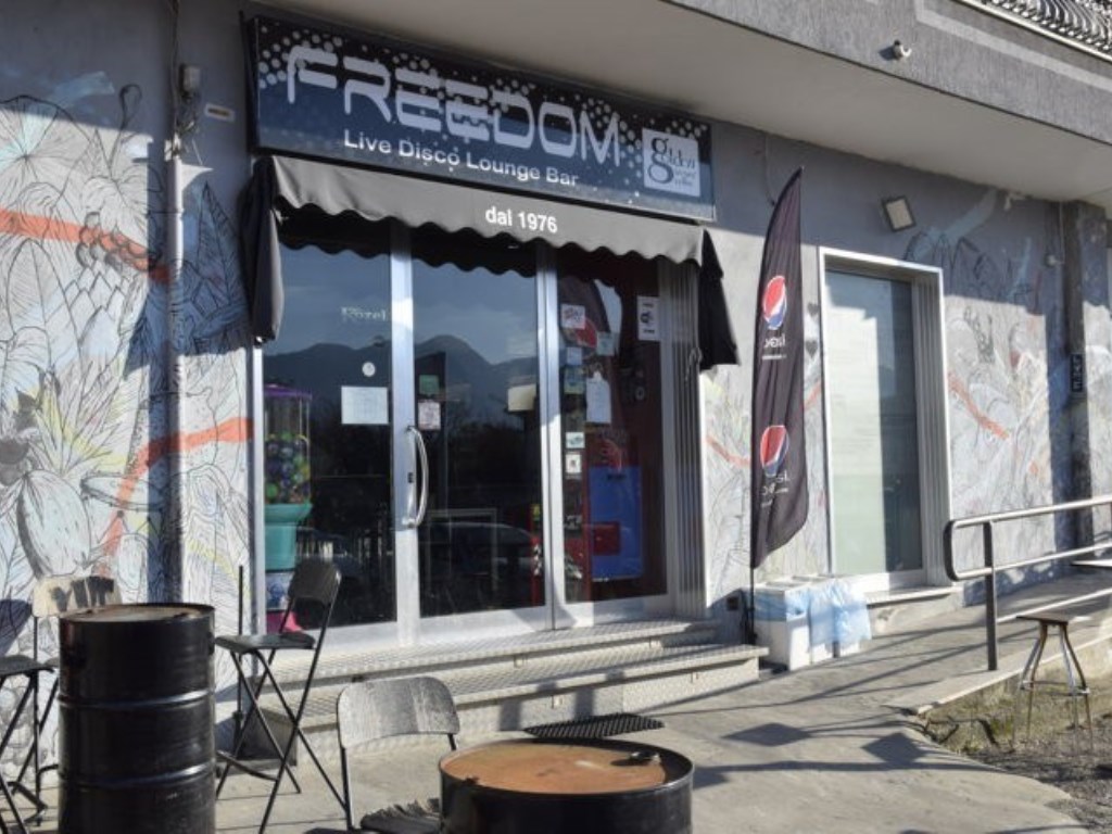 Locale Commerciale in vendita a Coreno Ausonio via della libertà, 19