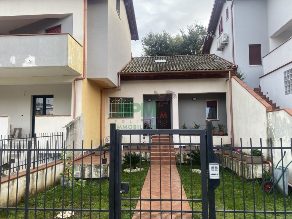 Villa a Schiera in vendita a Rende via Alessandro Manzoni, 171 bis