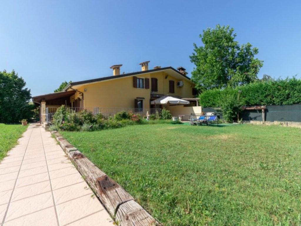 Villa in vendita a Cesena via castello